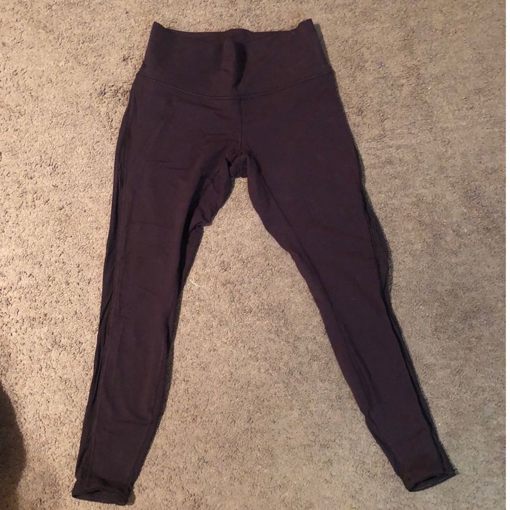 VERY GOOD USED LULULEMON PURPLE LEGGING